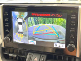 【パノラミックビューモニター】専用のカメラにより、上から見下ろしたような視点で360度クルマの周囲を確認することができます☆死角部分も確認しやすく、狭い場所での切り返しや駐車もスムーズに行えます。