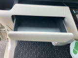グローブボックス