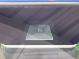 【ホンダセンシング】走行中に前方の車両等を認識し、衝突しそうな時は警報とブレーキで衝突回避と被害軽減をアシスト。より安全にドライブをお楽しみいただけます。