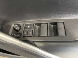 パワーウィンドウスイッチで運転席から全席の窓の開閉ができます♪
