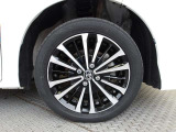 純正15インチアルミ!タイヤサイズは175/55R15です
