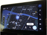 純正ナビを装備。タッチパネル式で使いやすく、お出かけもラクラクです。