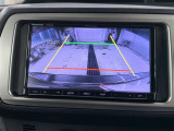 バックモニターで、後方確認しながら安心して駐車することができます。車庫入れが苦手な方にも安心です。※カメラが映し出す範囲は限られています。必ず車両周辺の安全を直接確認してください