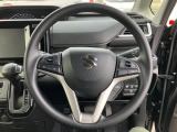 運転し易いステアリング。【アダプティブクルーズコントロール】・【ステアリングオーディオスイッチ(車線逸脱抑制機能付)】付。