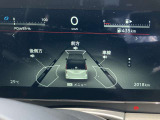 スピードメーター上に運転をサポートする様々な情報を表示してくれます。走行距離は約2000キロです。
