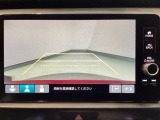 【バックカメラ】運転が苦手な方も車庫入れラクラクです!ギアをリバースに入れれば自動的に切り換わりますので、面倒な操作は不要です♪狭い駐車場もお車を傷つけず安心ですね!