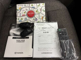 あると便利なスマートキー付きです。鍵の開閉もエンジンの始動もワンタッチでとてもカンタンです。両手がふさがってても快適です。