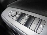 全席パワーウインドウ★運転席はワンタッチで開閉可能です♪