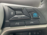 プロパイロット搭載。高速道路でドライバーに代わってアクセル、ブレーキ、ステアリングを自動制御します。
