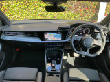 Audiのインテリアはエクステリア同様、優れたデザイン性とクオリティ、そして機能性を兼ね備えております。