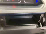 3.「認定中古車カルテ」は、走行距離や修復歴に加えてキズ・凹みの有無・状態や消耗品の交換、過去の整備状況がわかります。
