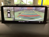 狭い場所での駐車やすれ違いなどでより的確な運転操作に役立つ360&deg;ビューモニターが装備されています。