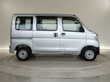 大きな開口部のスライドドアは、狭い駐車スペースでも乗り降りや荷物の積み下ろしも楽々です。