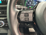 ステアリングにオーディオ操作スイッチが付いています。オーディオ画面に直接タッチしなくても操作が出来ますので、運転に集中できます。