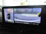周囲の状況が分かるアラウンドビューモニター搭載。苦手な縦列駐車もこれがあれば安心ですね。