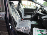ゆったり設計の運転席で長時間ドライブも快適☆