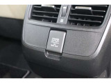 後部座席向けにもシガーソケットが付いているので、車から電源を取ることが出来ます!
