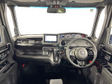 ミニバン並みの目線の高さなので前の見通しが良く運転しやすいです☆
