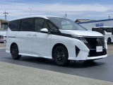 エマージェンシーブレーキ(衝突被害軽減ブレーキ)、フロントカメラが車両や歩行者を検知し警告音と共に衝突回避、軽減をアシストしてくれます。