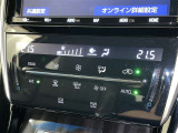 オートエアコンで快適な室内です。