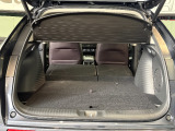 後列を収納すれば大型トランクに早変わり!段差も出来ず荷物の積み込みもラクラク♪