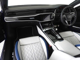 Audiのインテリアはエクステリア同様、優れたデザイン性とクオリティ、そして機能性を兼ね備えております。
