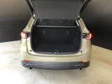 トランクスペースもご覧のとおりそれなりにお荷物乗せることができます。日常の生活はもちろんの事、アウトドアにもぴったりですね☆