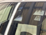 サポカーSとは、衝突被害軽減ブレーキに加えて、高齢者に多いと言われている踏み間違い事故防止をサポートする機能です。詳しくは販売店スタッフまでおたずねください。
