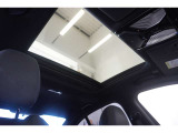 開放感のある電動ガラスサンルーフ機能付き☆お問い合わせは大阪BMW Premium  Selection 吹田(無料ダイヤル)0078-6002-613077迄お願い致します☆大阪府吹田市芳野町5-55 毎水曜、第二・第三火曜日定休