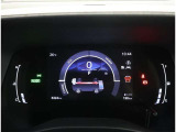 とっても見やすいメーターです。夜間時はラグジュアリーな気分にさせてくれる照明が魅力ですので、夜のドライブも楽しみになりますよ♪