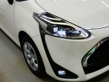 LEDヘッドライトです。デザイン性がよくとても明るいので、夜間の走行や悪天候でも安心です。しかも長寿命!