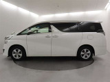 左右自動ドア機能付きスライドドアになっておりますので、車間の狭い場所でも隣の車両に気遣うことなく、開閉出来ますので安心です。