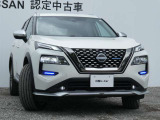 アダプティブLEDヘッドライト。フロントカメラで前方の状況を検知し対向車や先行車に眩しい思いをさせることなく必要なところだけを遠くまで照射します。