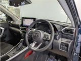 見通しのよいすっきりとした視界で、誰でも運転しやすいです。運転のしやすさは疲れにくさにも繋がりますよ♪