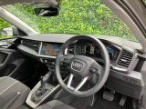 Audiのインテリアはエクステリア同様、優れたデザイン性とクオリティ、そして機能性を兼ね備えております。