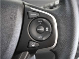 ◆アダプティブクルーズコントロール◆予め設定した車速内でクルマが自動的に加減速。前走車との適切な車間距離を維持しながら追従走行します。【LKAS】車線維持支援システムでステアリング操作を支援。