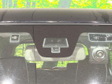 【スズキ セーフティサポート】走行中に前方の車両等を認識し、衝突しそうな時は警報とブレーキで衝突回避と被害軽減をアシスト。より安全にドライブをお楽しみいただけます。
