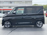 左側オートスライドドア付きです。リモコンや車内からでも開閉操作は可能です。