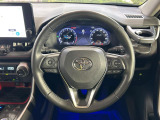 【純正革巻きステアリング】上質な革を使用することで、手にしっかり馴染みとても運転しやすいハンドルです♪