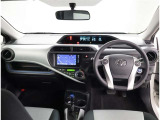 オシャレなインテリアで運転する気分も盛り上がりますよね^^