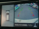 ☆全周囲カメラが駐車をアシスト☆4つの高解像度カメラで車の周囲を撮影!見えにくい死角の駐停車も驚く程に楽々です。バックカメラは、車庫入れの時は勿論、後方の安全確認もできて安心です♪