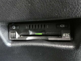 ナビ連動タイプのETC車載機です。ナビゲーションと連動してくれますのでカード未挿入を知らせてくれるなど便利な機能が追加されています。