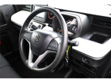 前席全体 目線も高く広い視界で安心して運転することができますね!