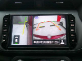 【アラウンドビューモニター】空から見下ろした映像がナビ画面にて確認可能です。駐車もラクラクですよ♪