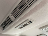 リアシーリングファンも付いておりますので、車内の空気の循環にも役立ちます。