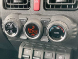 ■温度設定をしておけばいつでも快適な車内温度を維持できるオートエアコン!