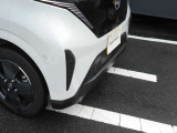 移動物が近づくと知らせてくれるMOD付きです。車の周りを歩いている人や自転車など動いているものを検知してディスプレイへの表示とブザーでドライバーに注意を促します。