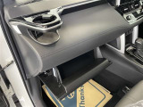 ダッシュボード周辺画像です。小物を置くのに便利な収納スペースです(^^♪