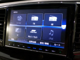 CD、DVD、Bluetooth、AM、FM、スマートフォン接続ができます。