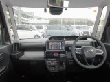 大きなフロントガラスで運転中の視界良好☆
